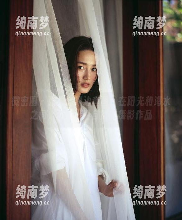 微密圈 - 张思允海边套图：在阳光和海水之间，沉淀出最自然的摄影作品