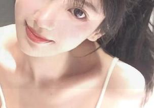 推女神 - 原图解析伍月yuer的浴室艺术：不可错过的图片，展现她的风格与个性！