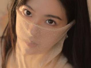 推女神 - 从冬季到春季，宋梓诺Bee毛衣作品集分享助你开启多样化穿搭新体验