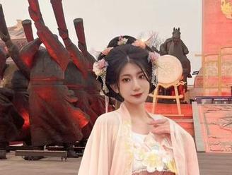 探索在线之美，“星澜想来杯珍珠奶茶瑶池洗凝脂”原图让你心动不已！