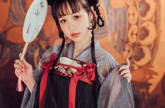 晕崽Zz的纯白意境：图集中的每一张写真都是心灵的呼唤