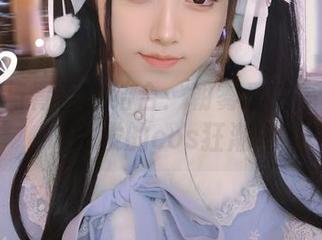 体操服与青春的结合：朝雾爱的高清写真引发的cos狂潮