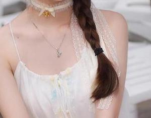 果团网 - 裴希西白裙写真集：每一张原图都藏着她的故事与梦境