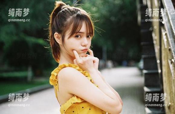梦丝女神-乔儿 梦丝女神 - 乔儿引领潮流:肤色与黑色的高清美图赋予新定义
