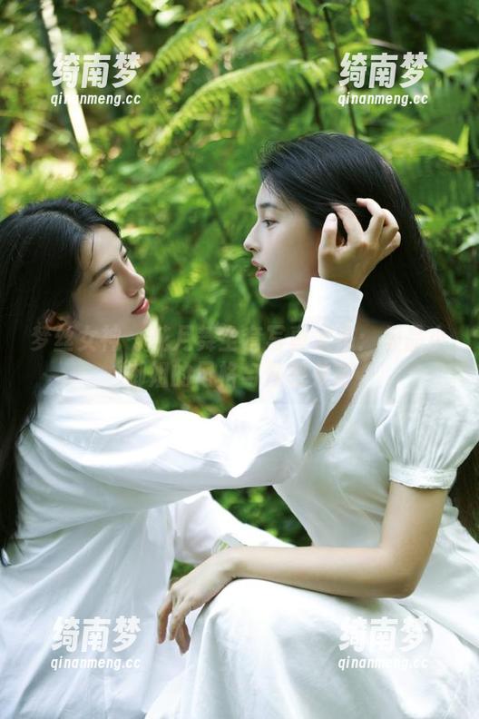 梦丝女神 - 花月舞全套写真发布：极品小御姐的风格与性感并存