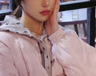 梦丝女神 - 盘点苏柔的美足合集：让我们一起分享她的精彩瞬间