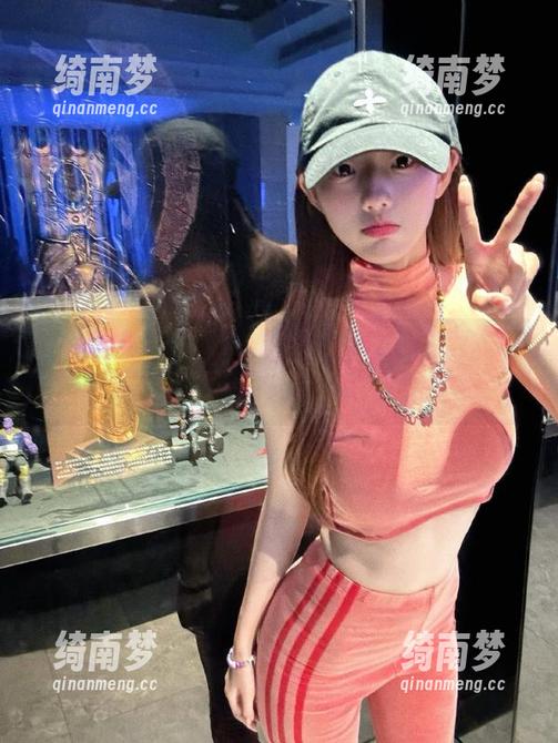 梦丝女神-魏婷婷 梦丝女神 - 魏婷婷作品精选:甜心写真集,倾诉心底的柔情
