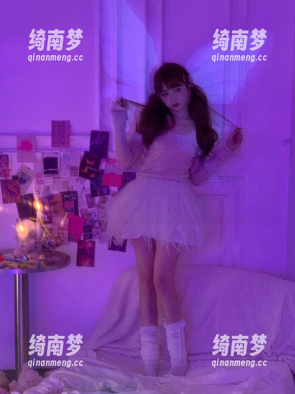 森萝财团 - 观看小夜的白色写真美图，感受不一样的时尚与艺术碰撞