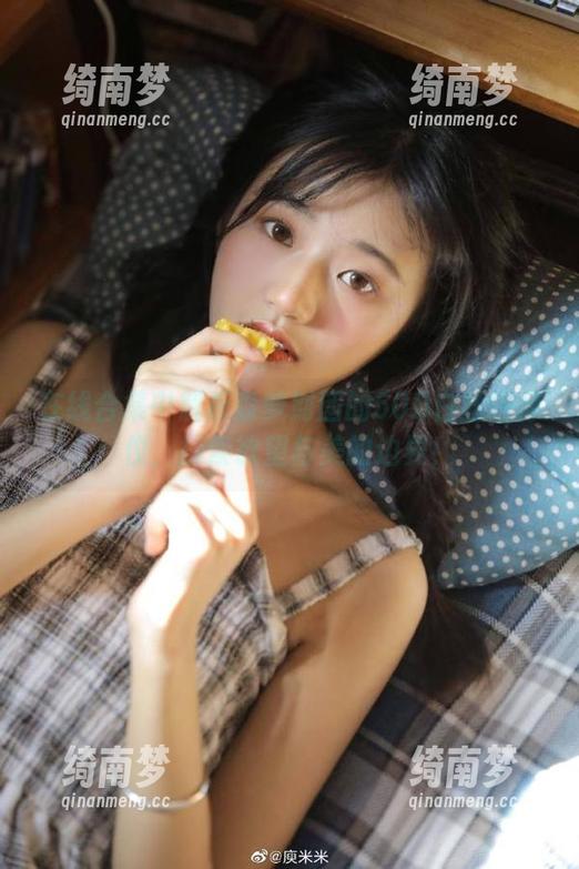 在线合集中解析森萝财团的50D白丝按摩仪，探索欲望与美的边界！