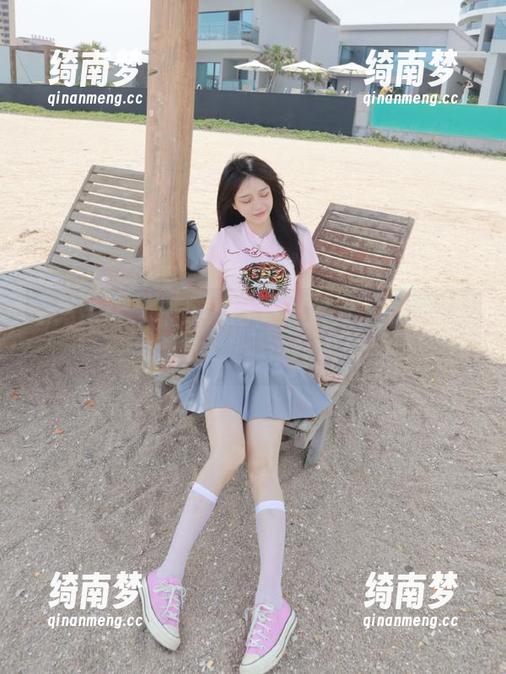 模范学院-久久Aimeea 模范学院 - 捕捉瞬间,久久Aimeea眼镜的写真原图揭示真实的她