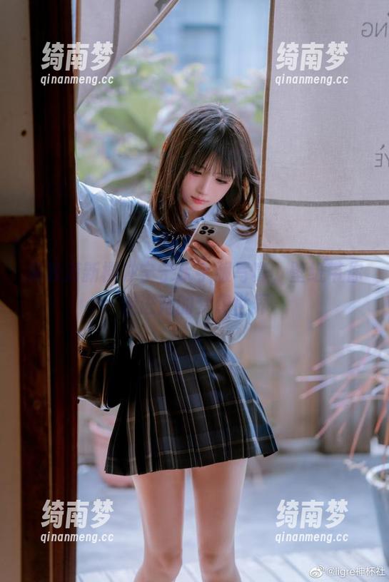 极致清新樱井宁宁水手服写真，壁纸带你走进她的梦想世界