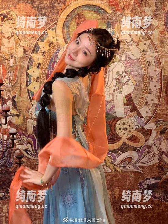高清分享：跟随洛丽塔大哥探秘女仆写真背后的创意故事！