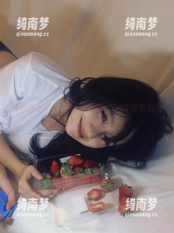洛丽塔大哥 洛丽塔大哥最新泳衣摄影,COS特色风格演绎炫彩海洋梦想!