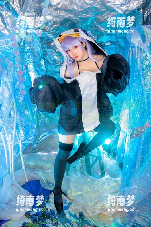 辉煌与典雅的结合，洛璃LoLiSAMA最新和服作品更新，开启视觉新体验