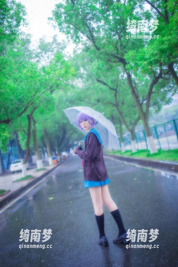 浅野菌子黑白写真图片分享，让情感在黑白之间碰撞