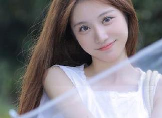 爱美足 - 从音音的夏天看生活：精美原图与壁纸分享