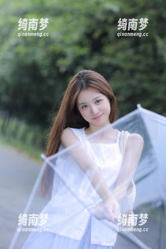 爱美足 - 从音音的夏天看生活：精美原图与壁纸分享