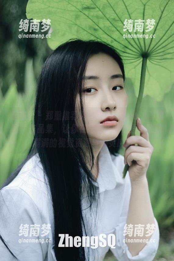 爱蜜社 - 郑重推荐兜豆靓Youlina的御姐写真作品集，让你在探索美的过程中收获满满的视觉资源与心灵感动！