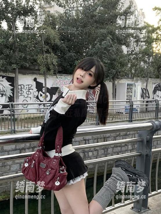 爱蜜社 - 在户外邂逅杨紫嫣Cynthia，万千风情尽在私房写真合集里