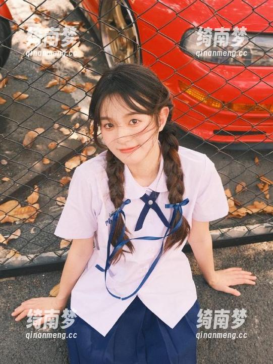 爱蜜社 - 分享你不容错过的美图，杨紫嫣Cynthia白丝写真让人心动不已！