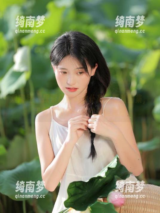 爱蜜社 - 探索杨紫嫣女仆高清福利图集，带你领略不一样的美丽角度