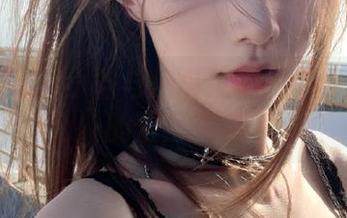 物恋传媒 - 小谷与广岛之恋：高清写真中的浪漫篇章