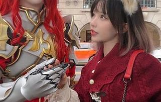 探索狐洛洛子裸足写真，免费获取她的独特艺术表现！