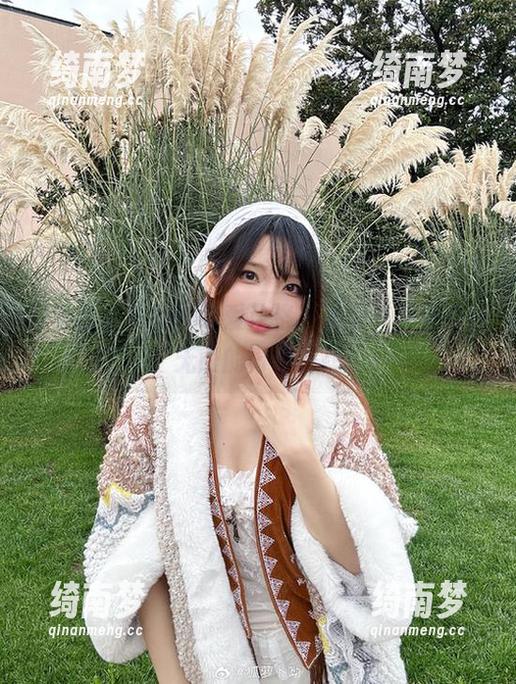 狐萝卜呦 感受狐萝卜呦的可爱风格,美图作品承载着无限的青春幻想