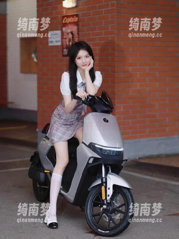 微密圈 - 猪饲料的黑丝蕾丝写真全集，展现优雅与性感并存的绝美世界