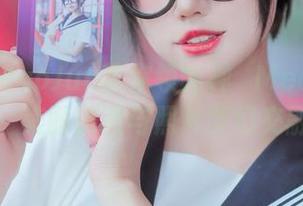 猫君君MaoJun带你领略神楽Mea的魅力：美丽原图与照片梦幻交融