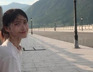 微密圈 - 玫桃泡芙泳装写真网盘分享，带你领略夏日海边的魅力！