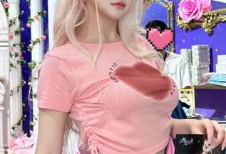 最新发布：百合欧皇子令人惊艳的浴缸写真原图，浸润心灵的视觉享受