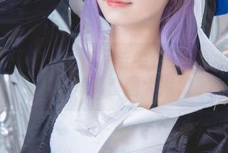 神乐坂真东：比基尼与牛仔元素的完美结合，写真套图大揭秘