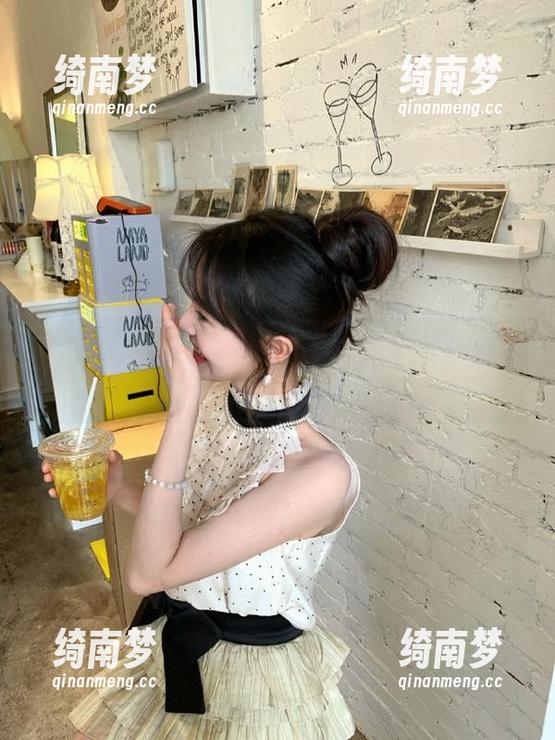 秀人网 - Egg尤妮丝美脚写真作品集，性感与优雅的完美融合