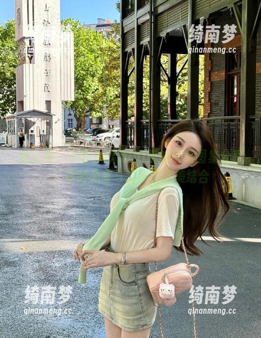 秀人网-UU酱 秀人网 - 一起来欣赏UU酱的厨娘图集分享,领略美食与摄影的完美结合