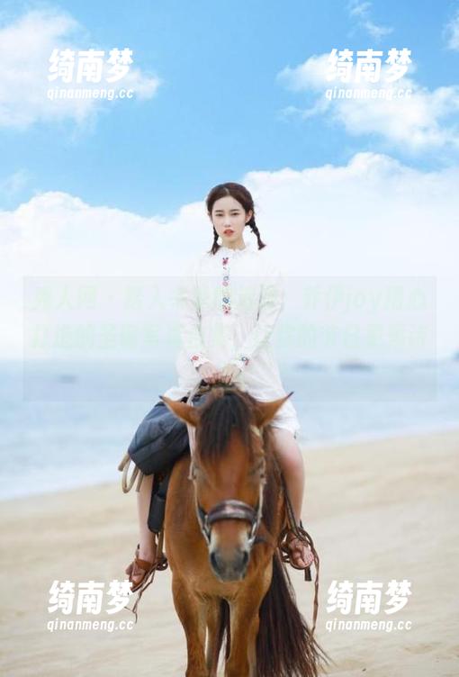 秀人网 - 踏入冬季的浪漫：乔伊joy精心打造的圣诞写真合集，让你的节日更添诗意