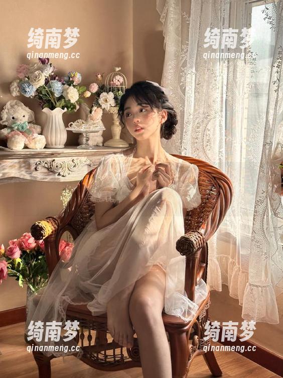 秀人网 - 司妃SL的浴室摄影之旅：独家写真资源合集，让你惊叹不已的美感体验！