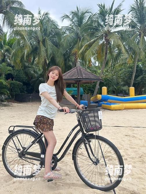 秀人网 - 青春无限的全套大橘BBKira少女写真图包，你值得拥有的视觉盛宴