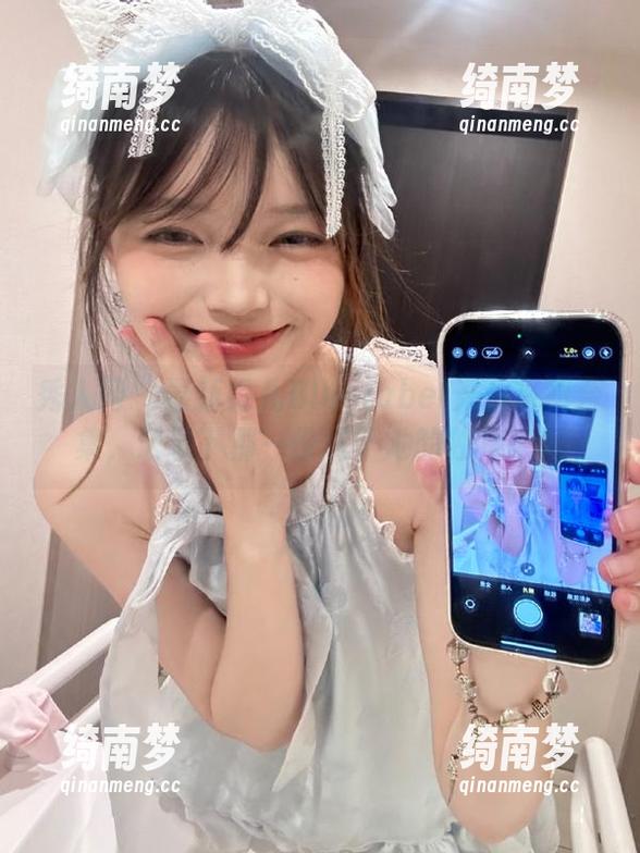 秀人网 - 最新妮儿Bluelabel天台写真合集，记录下那一份属于她的独特瞬间