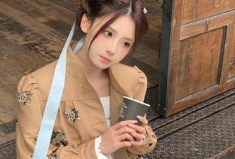 秀人网 - 从娜娜baby的制服写真中感受青春气息，她的美图绝对值得拥有！