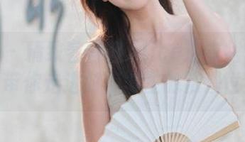 秀人网 - 精致容容容Alice连衣裙套图下载，带你走进时尚博主的浪漫世界！