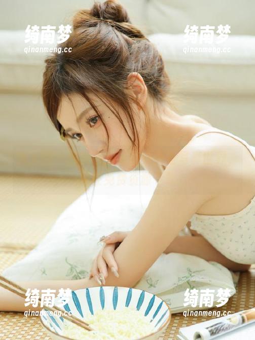 秀人网-小泡芙 秀人网 - 解锁小泡芙的办公室写真世界,尽在免费资源下载