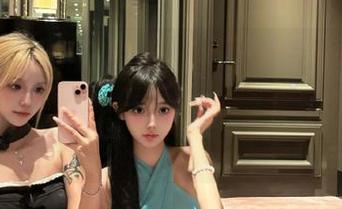 秀人网 - 小薯条nienie校服写真福利大放送：穿越校园，重拾那份无忧无虑的快乐