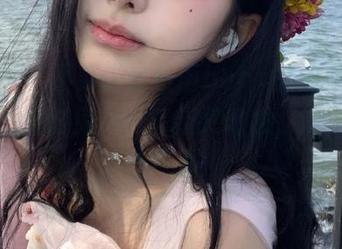 秀人网 - 不要错过小雨baby的短裤写真照片，绝对免费，清新又诱惑，让人想多看几眼！