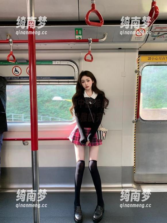 秀人网 - 高清图册中的希雅sia女孩，展现纯真与优雅的完美结合