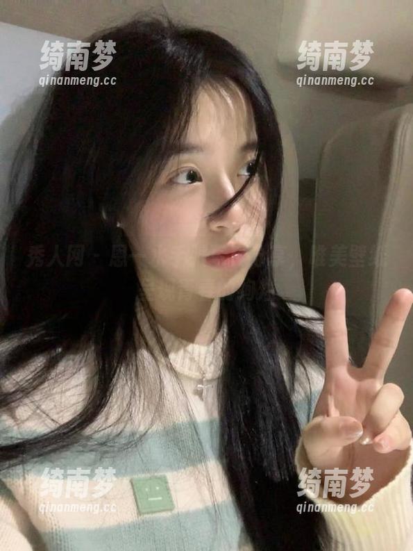 秀人网 - 恩一水手服写真分享，唯美壁纸呈现青春的绚烂