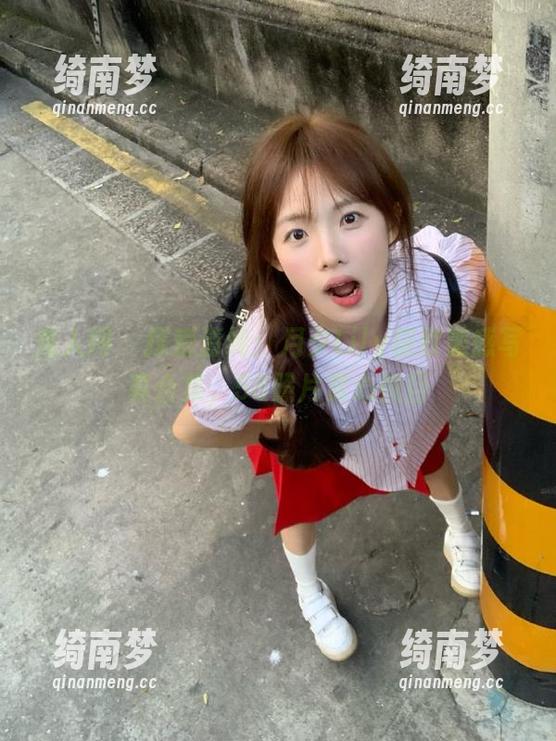 秀人网 - 探索清纯：月夕Lily极致美感写真合集，58照片赏心悦目