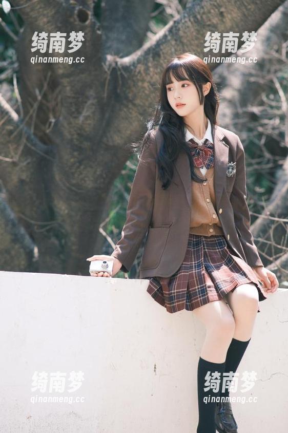 秀人网 - 震撼来袭！月野兔美妞最新夏日写真照片，感受她的独特魅力！