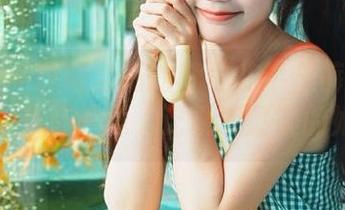秀人网 - 惊艳全场的李可儿牛仔裤写真美图，免费下载，记录下最美的她！