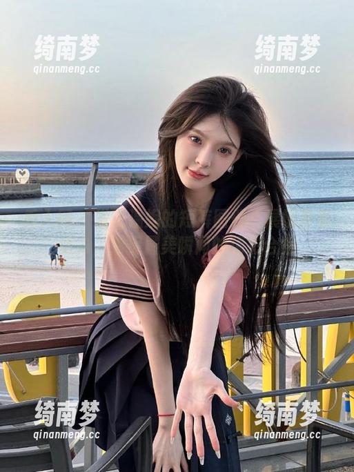 秀人网 - 发现温妮的短裤图册：展现青春活力，捕捉最美瞬间的精彩合集